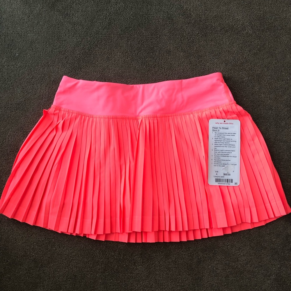 Lululemon pleat to street skirt with shorts
